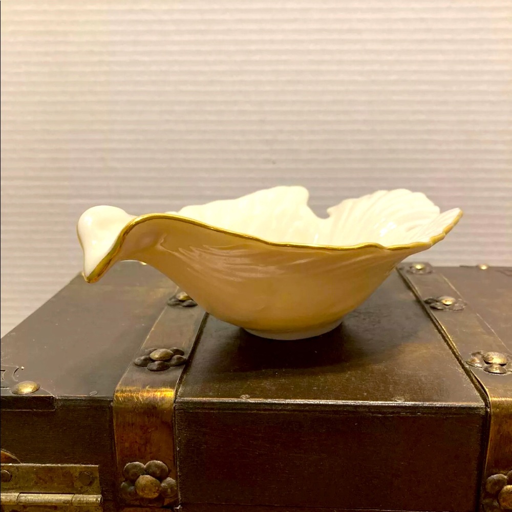 LENOX DOVE OF PEACE DISH EUC